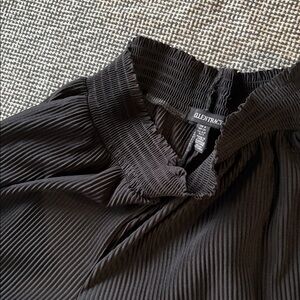 Ellen Tracy Pleat Pant size S